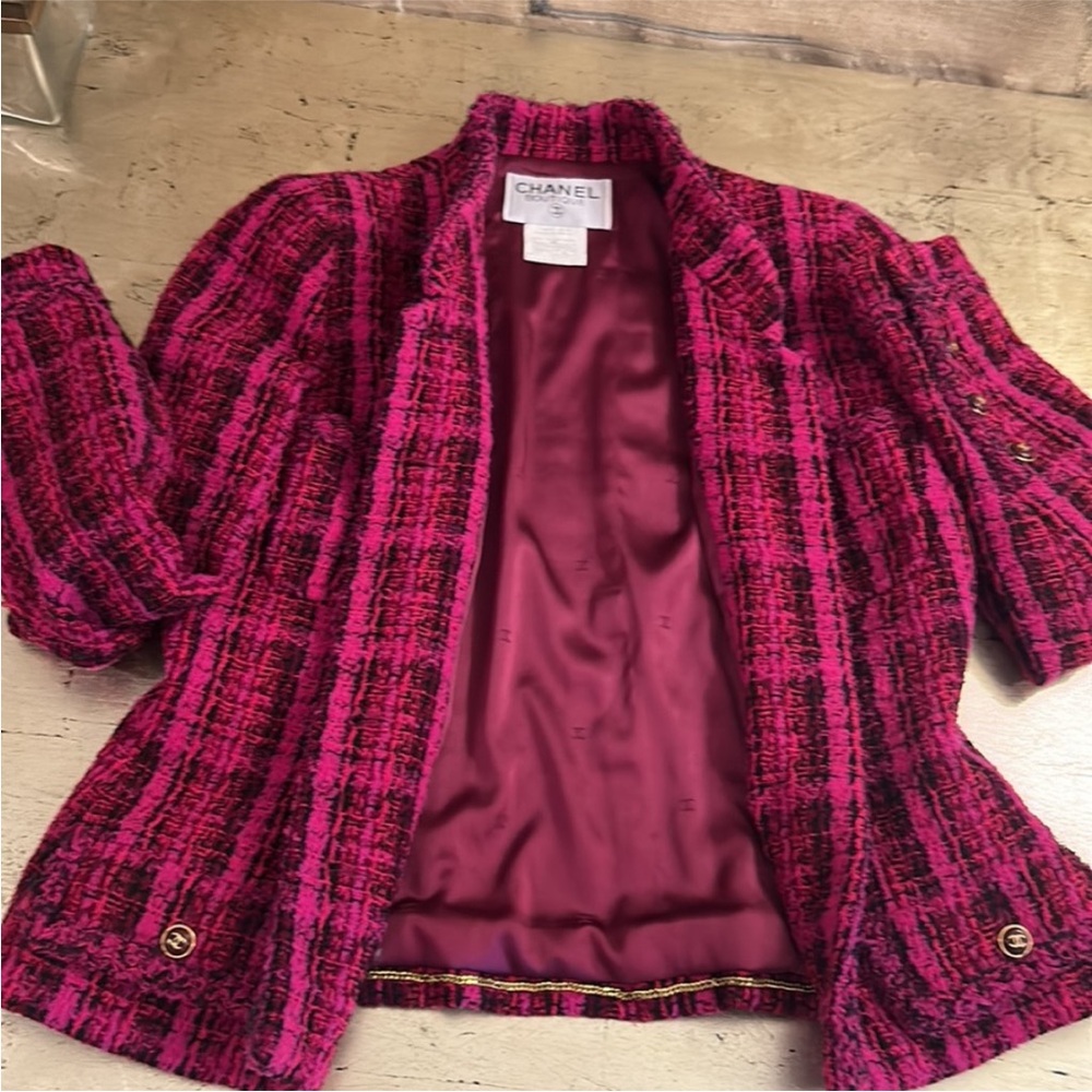 Chanel 1995 Tweed Jacket - Picture 15 of 15